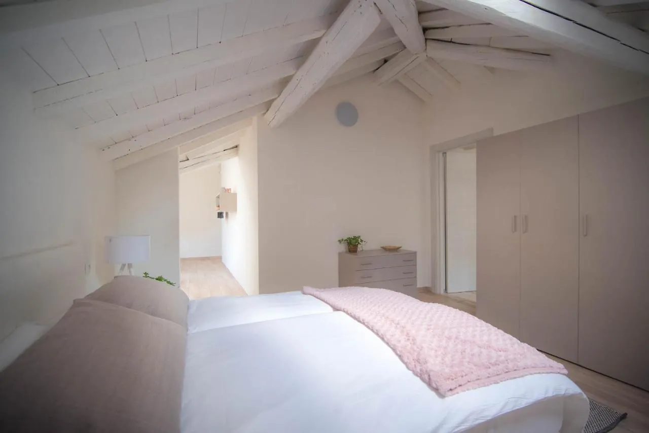 Comonfive Apartments