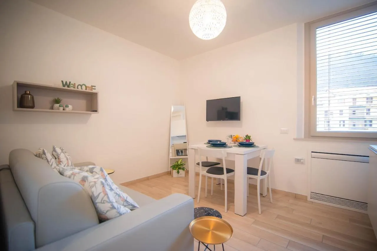Comonfive Apartments Côme