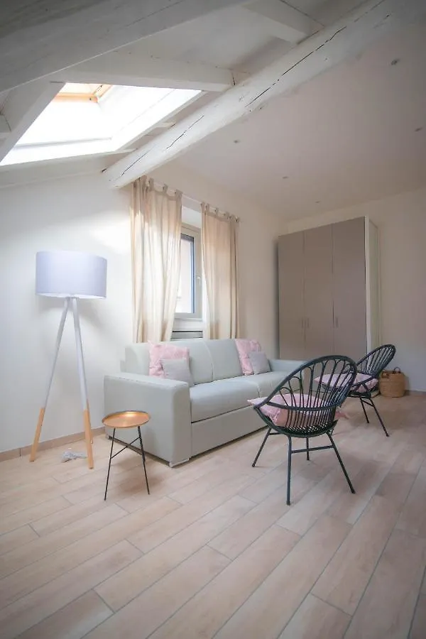 Comonfive Apartments Italie