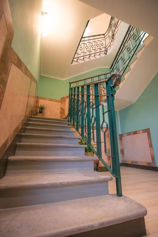 Comonfive Apartments Italie