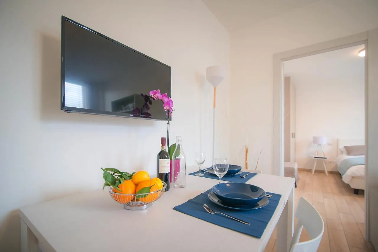 Comonfive Apartments Hébergement de vacances Côme