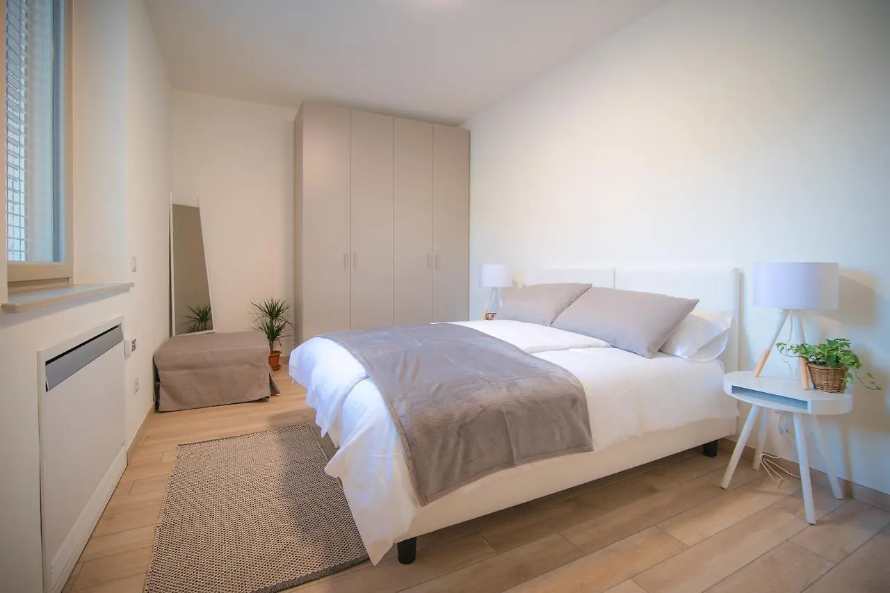 Comonfive Apartments